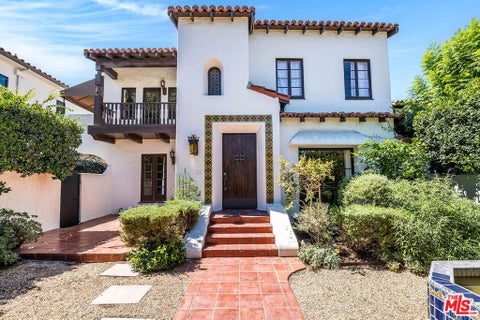 Photo of 337 N Croft Avenue, Los Angeles, CA 90048 (MLS # 26985305)