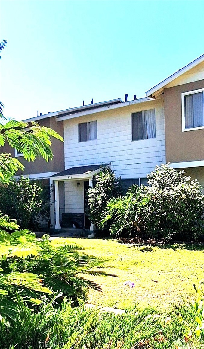 Nestled in the vibrant heart of Azusa, this charming condo offers an ideal opportunity for first-time buyers, savvy investors, or students and faculty at nearby Azusa Pacific University and Citrus College—just a quick 5-minute drive away. Inside, you’ll find a thoughtfully designed layout featuring three bedrooms, one and a half bathrooms, and an open-concept kitchen that flows seamlessly into the sunlit living room. Abundant natural light and a warm, inviting atmosphere make it perfect for both relaxation and study. A convenient laundry hookup is tucked into the kitchen, while elegant French doors lead to a private patio and a covered carport with two dedicated parking spaces plus storage. Residents enjoy access to resort-style community amenities, including two sparkling swimming pools, a clubhouse, and a sport court. HOA fees conveniently cover water, fire insurance, and maintenance of the common areas and amenities. With dining, shopping, and recreational options just minutes away—plus easy access to public transit, the Gold Line, Metro Line, and the 210 Freeway—this home blends comfort, convenience, and investment potential.
Don’t miss your chance to own or invest in one of Azusa’s most desirable and well-connected communities!