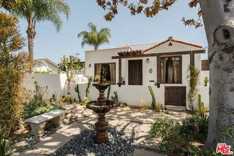 Photo of 1622 Glyndon Avenue, Venice, CA 90291 (MLS # 26793189)