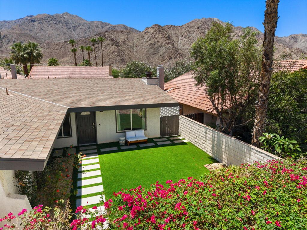 54621 Avenida Juarez