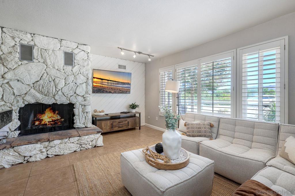 2836 Pioneer Way