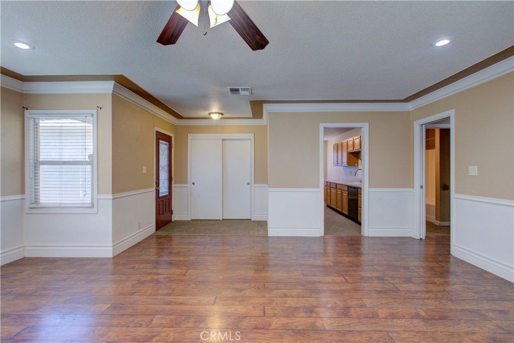 listing image 130729810688806565216