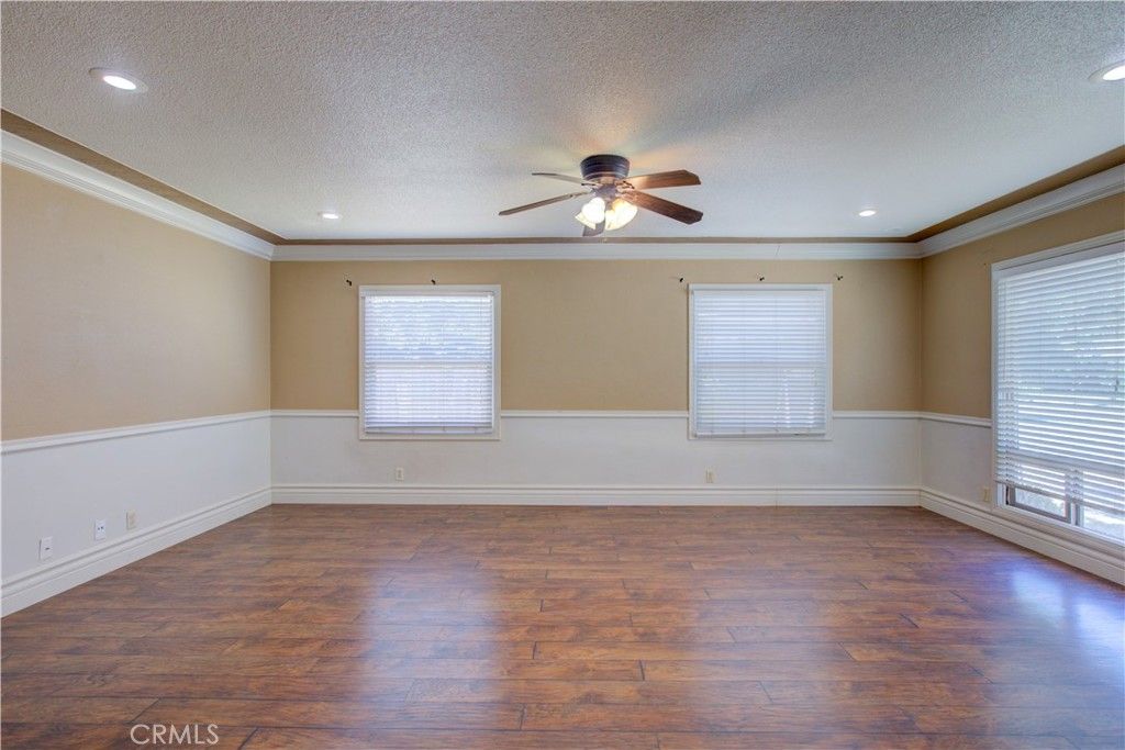 listing image 130722502254679767487