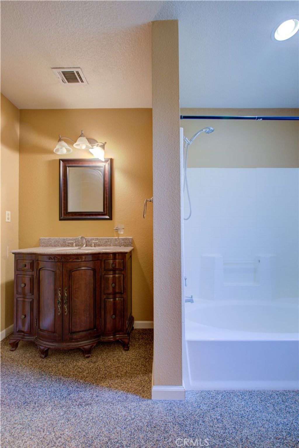 listing image 130725829609244506596