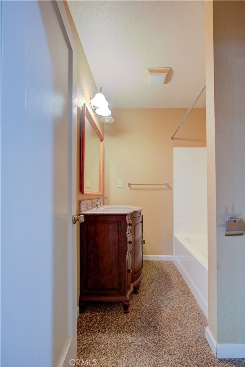 listing image 130726385673807533367
