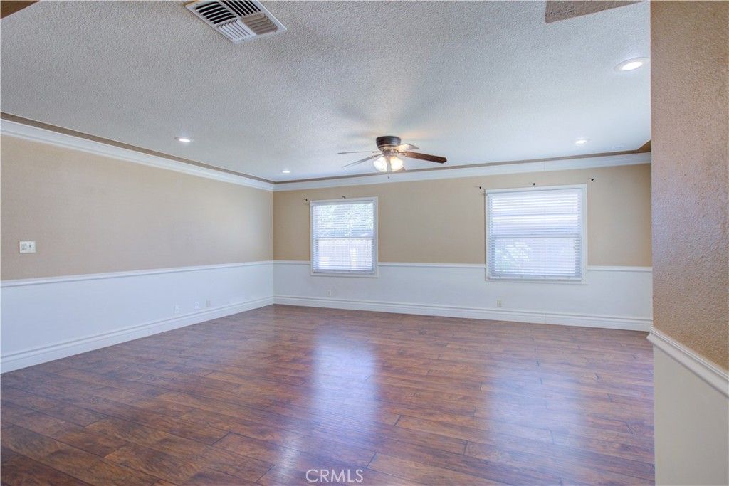 listing image 130727023753744825004
