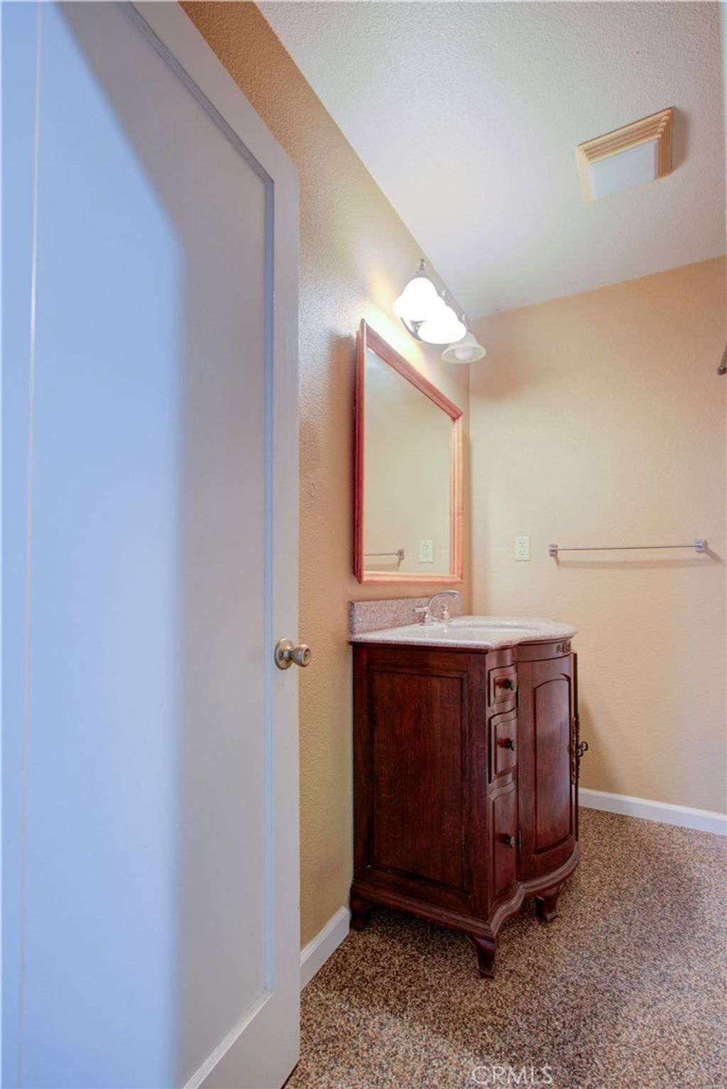 listing image 130725239032788029752