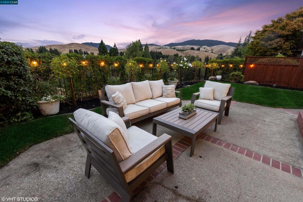 BLACKHAWK C. C. - Residential