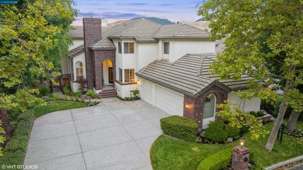 BLACKHAWK C. C. - Residential