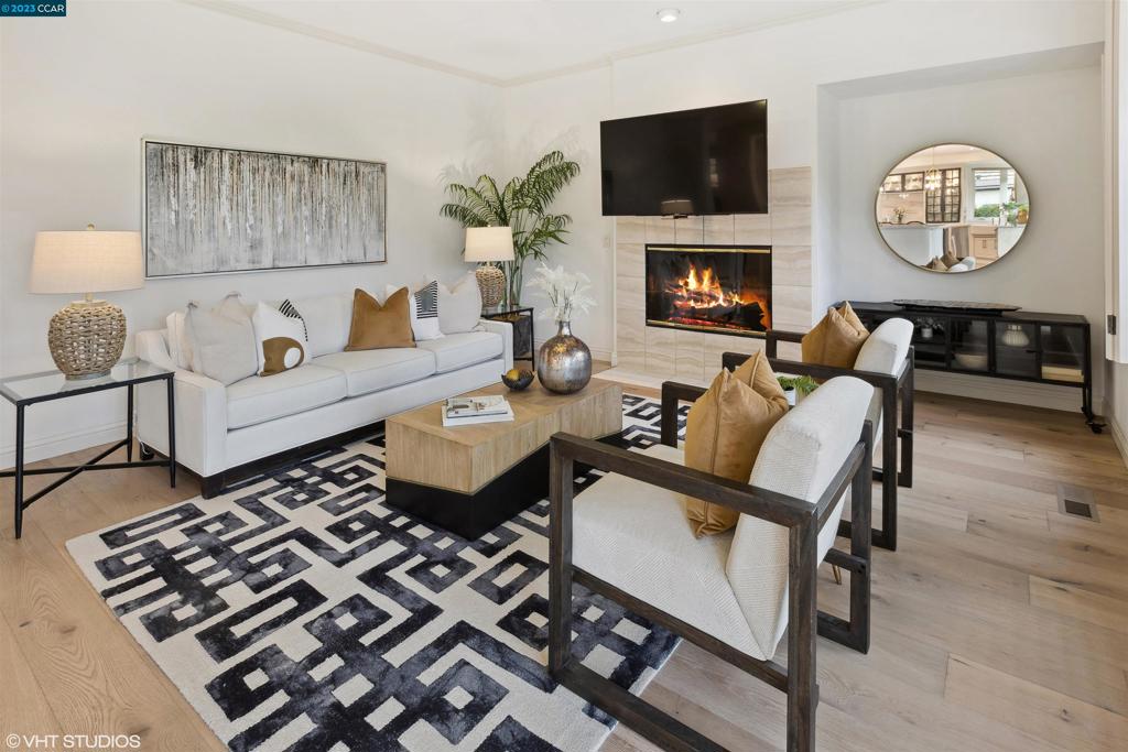 BLACKHAWK C. C. - Residential