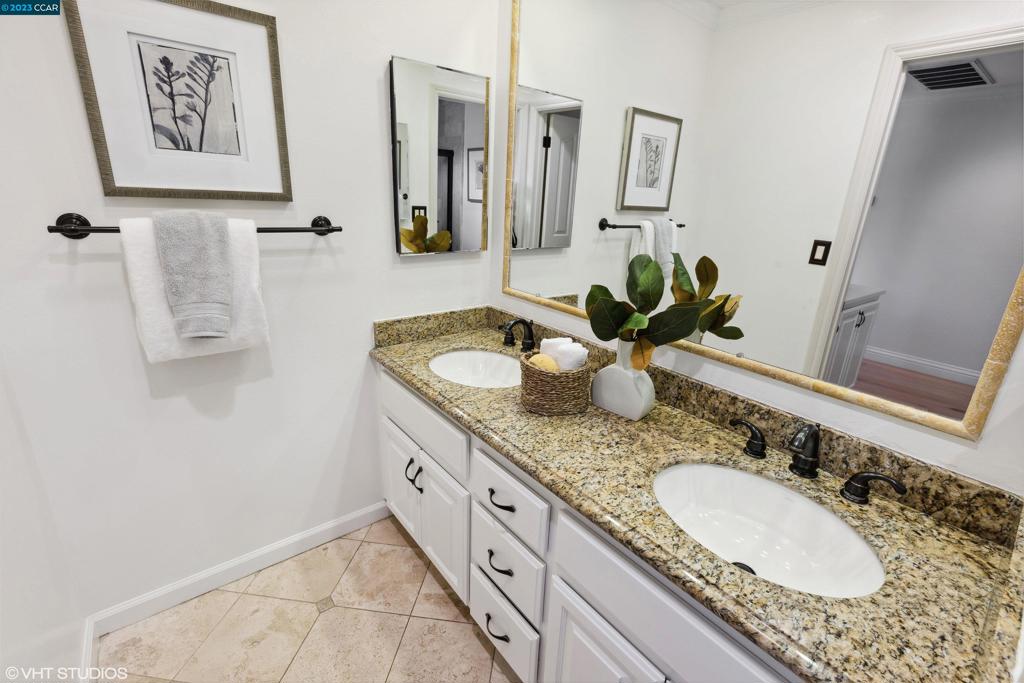 BLACKHAWK C. C. - Residential