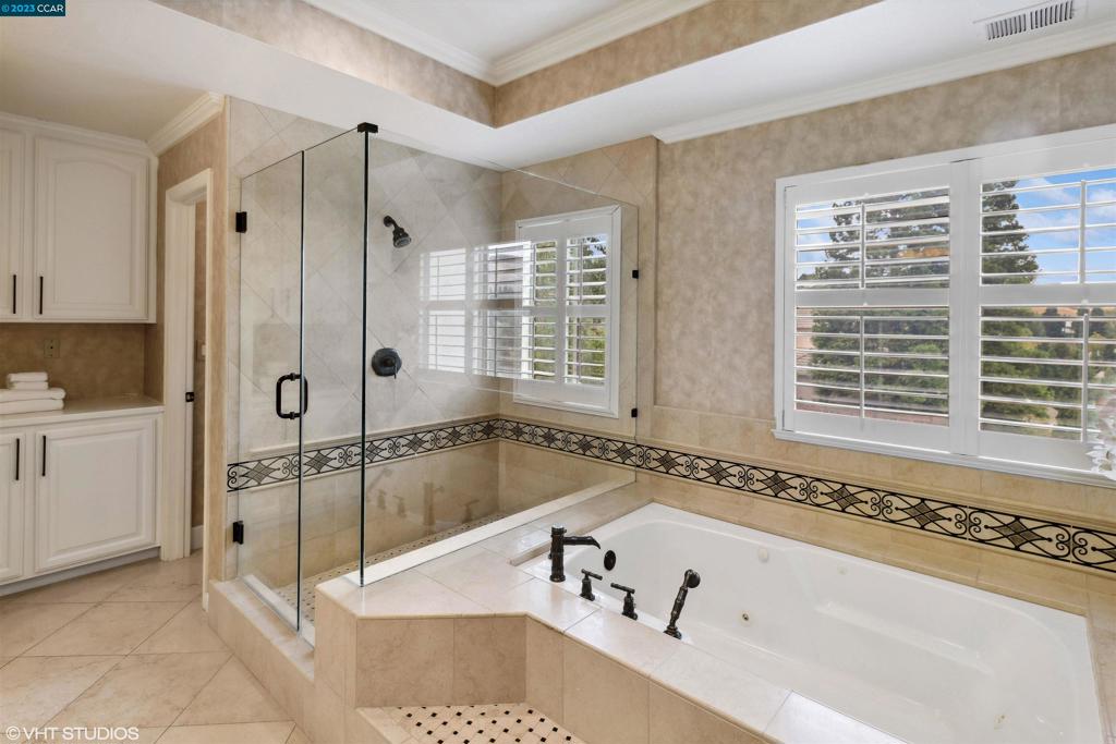 BLACKHAWK C. C. - Residential