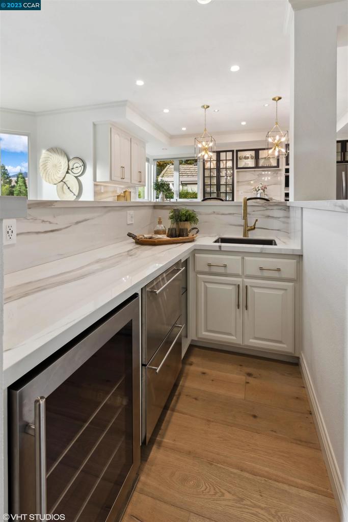 BLACKHAWK C. C. - Residential