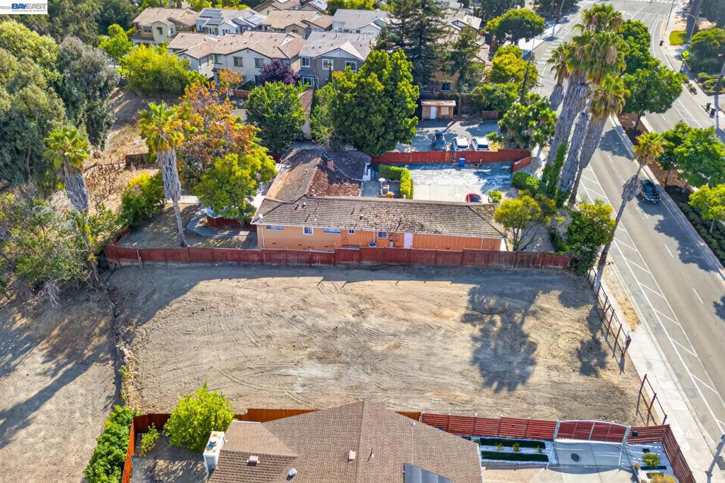 3279 Washington Blvd.