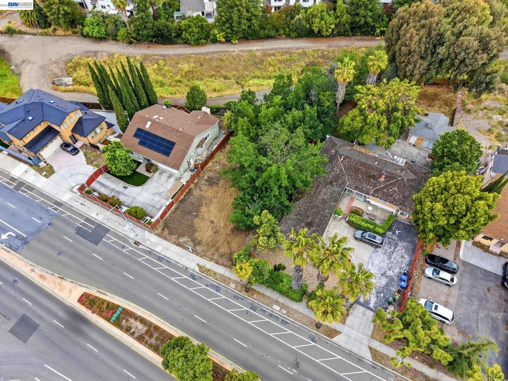 3279 Washington Blvd.