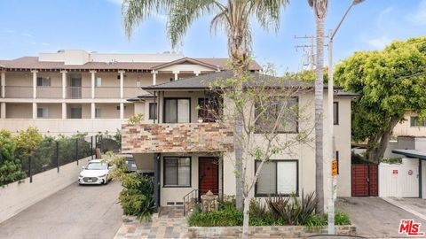 7154 Lexington Avenue West Hollywood CA 90046