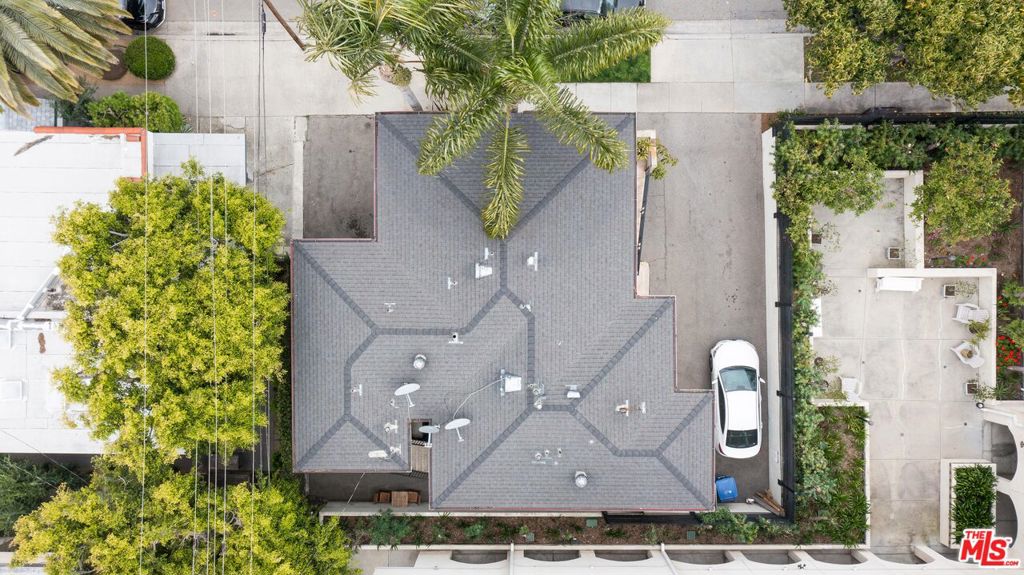 7154 Lexington Avenue