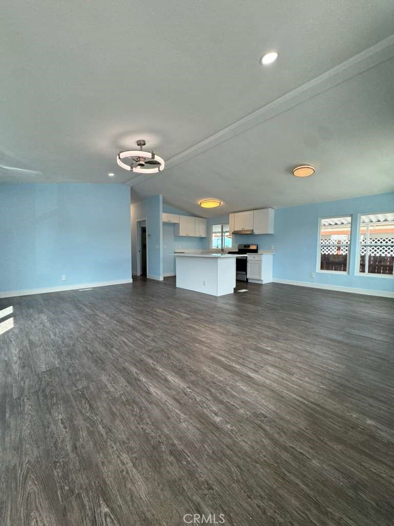 215 S Sullivan Lane 109