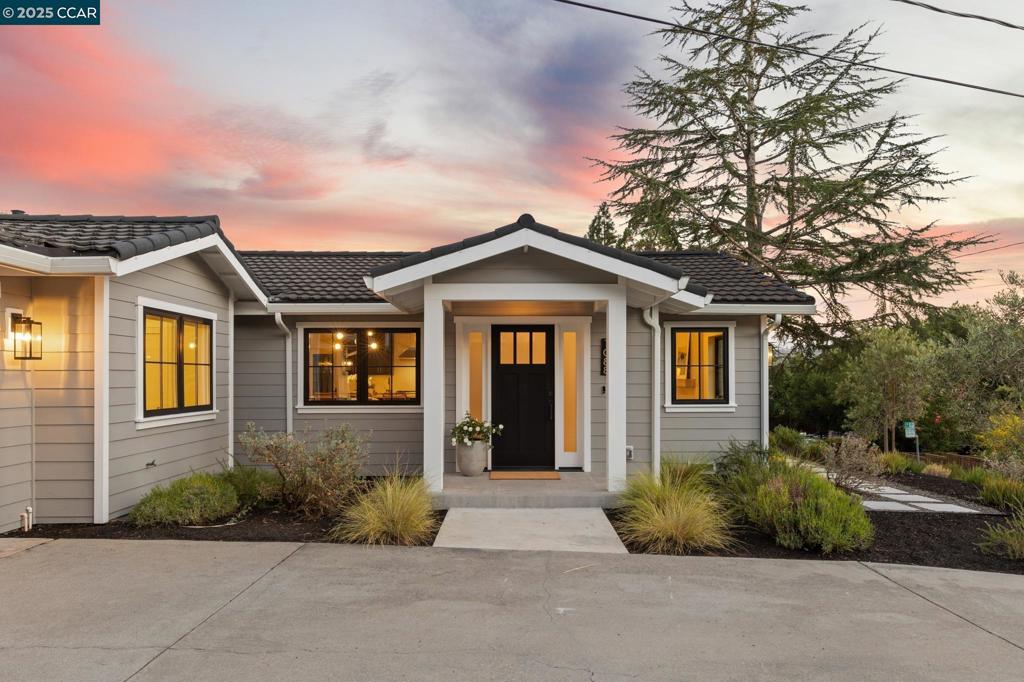 1088 Sierra Vista Way