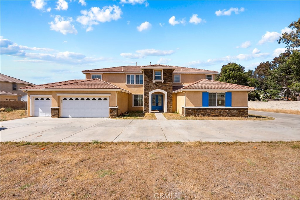 658 E Lago Lindo Rd