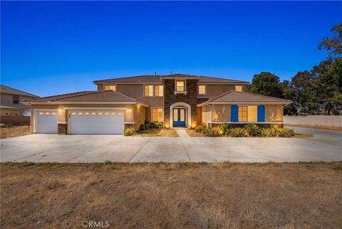 Photo of 658 E Lago Lindo Rd RD, Palmdale, CA 93550 (MLS # SR26097894)