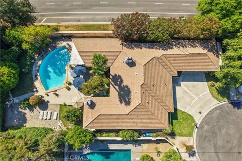 Photo of 17654 Knapp St, Northridge, CA 91325 (MLS # SR25226617)