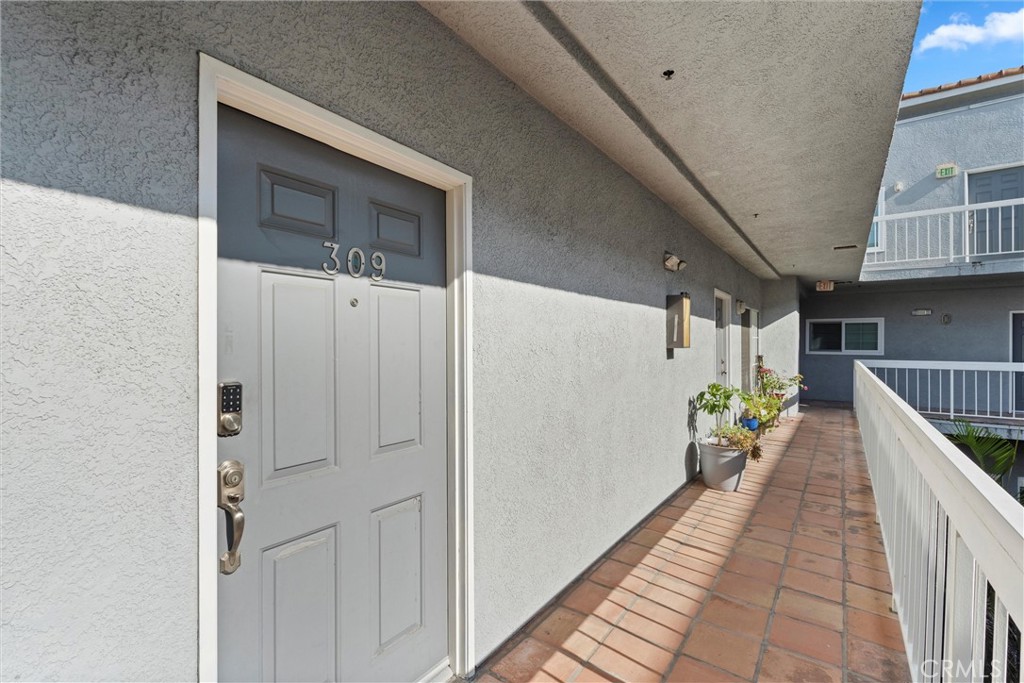 10925 Blix Street 309