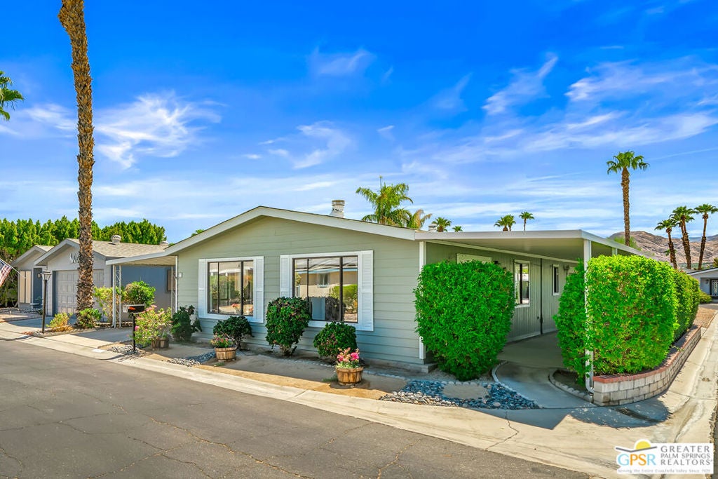 73 Zacharia Drive