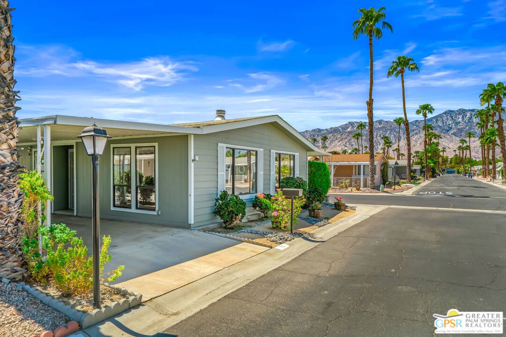 73 Zacharia Drive