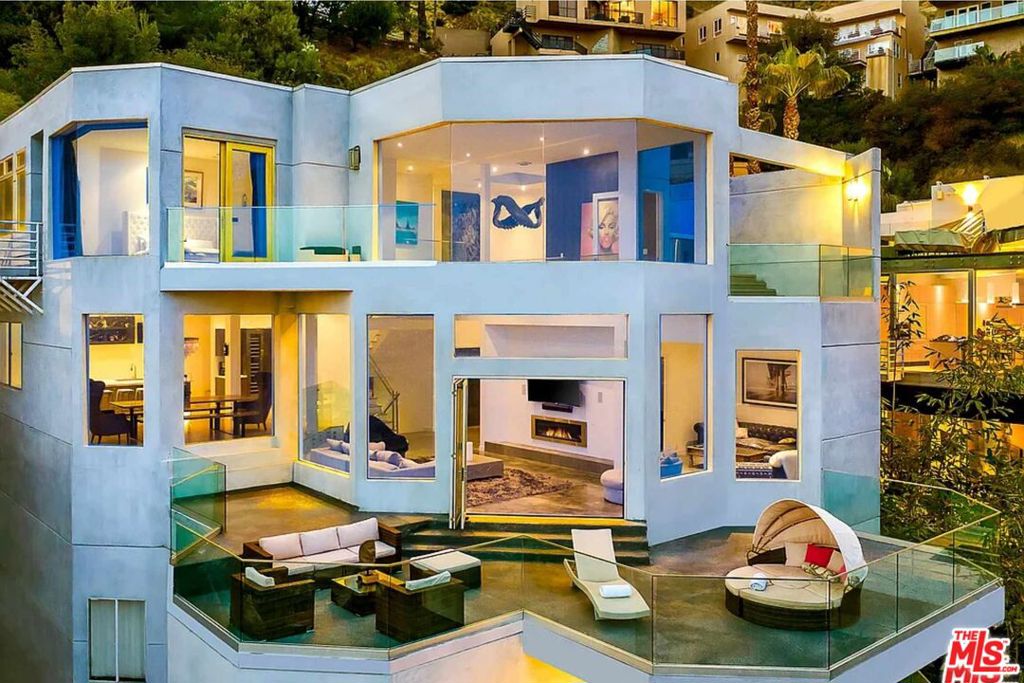 2183 Sunset Plaza Drive