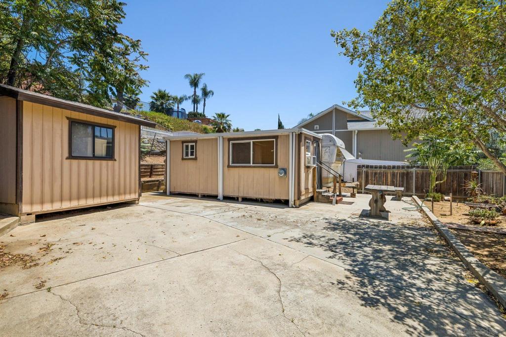 8472 74 Golden Ridge Rd