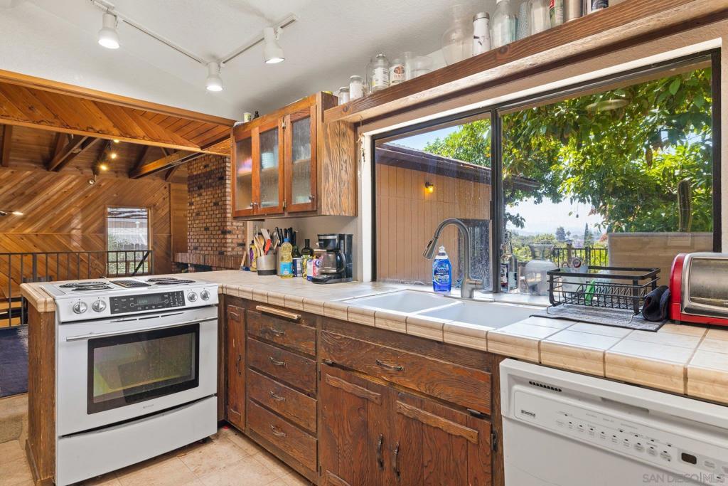 Lakeside - Residential