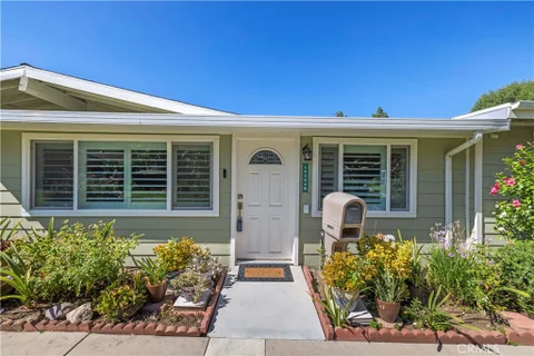 19204 Avenue Of The Oaks Unit B, Newhall, CA 91321 - MLS#: SR26201925