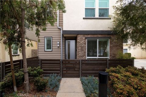 Photo of 2138 Bella Court, Costa Mesa, CA 92627 (MLS # OC26105983)