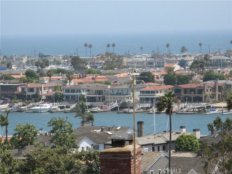 Kings Road View Home in Prestigious Newport Beach/Cliff Haven Community.  Bright spacious 5 bedroom, 4 bath home with 180 degree Newport Harbor, Catalina Island, ocean and sunset views from the living room, family room, dining area, kitchen, breakfast area and primary suite.  The living room and family room each feature fireplaces and French doors opening onto balconies.  The living room balcony provides expansive panoramic bay and ocean views.  Bedrooms are all large with generous closet space.  There are high ceilings, abundant natural light and gorgeous views from all living spaces and the primary suite.  The home is perfectly located offering convenient access to fabulous beaches, Newport Harbor, Fashion Island, Lido Marina Village and the coastal villages of Balboa Island and Corona del Mar.  The home has been newly refreshed and must be seen to appreciate!
Available immediately... Two year lease $14,000/month.  One year lease $15,000/month.