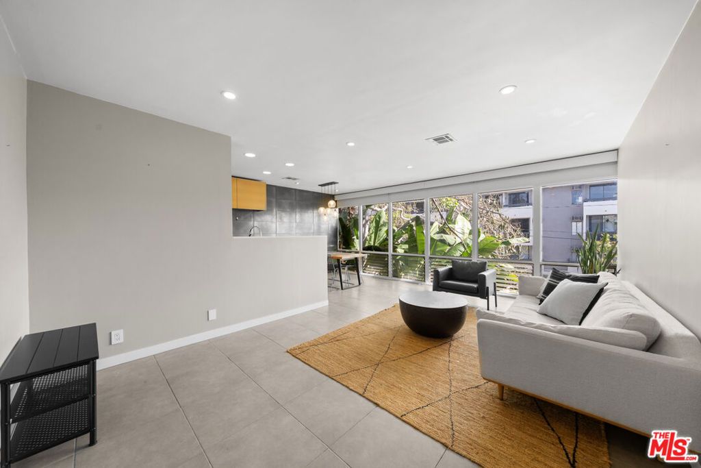 Photo of 1145 Larrabee Street #19, West Hollywood, CA 90069 (MLS # 26644073)