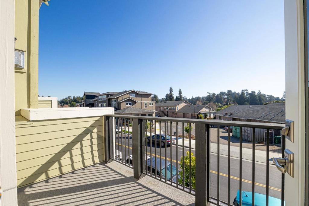 121 Aptos Village Way 4