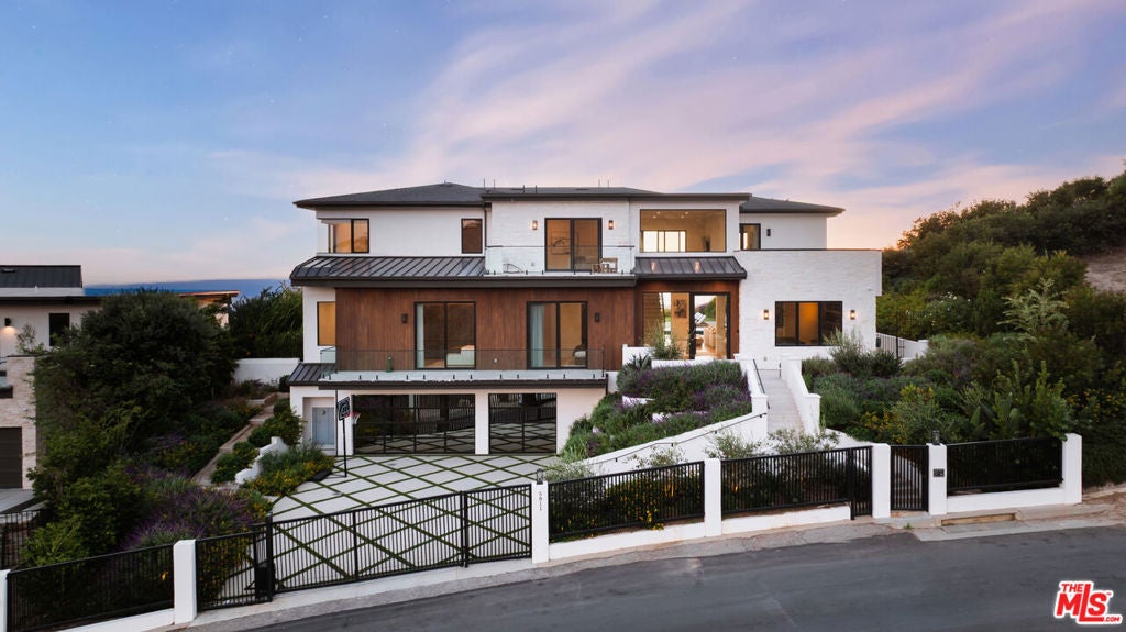 5811 Murphy Way