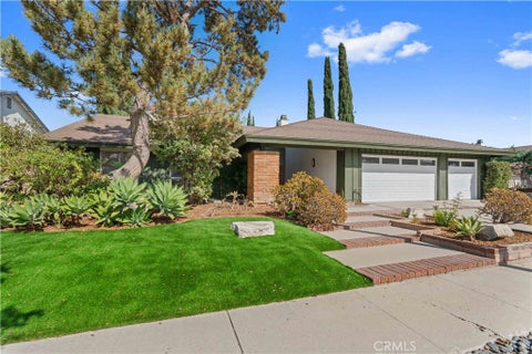 Photo of 3070 Springfield ST, Simi Valley, CA 93063 (MLS # SR26190674)