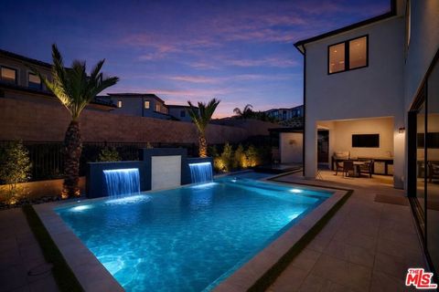 Photo of 20056 W Mersey Lane, Porter Ranch, CA 91326 (MLS # 26668787)