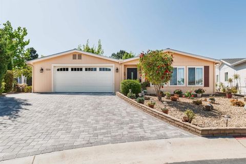 5229 Harvest Court Oceanside CA 92057