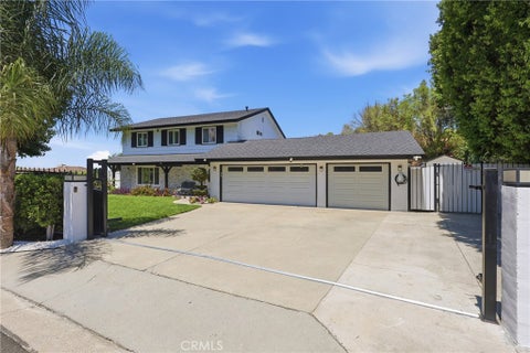 Photo of 573 N Jalapa Dr, Covina, CA 91724 (MLS # AR26164030)