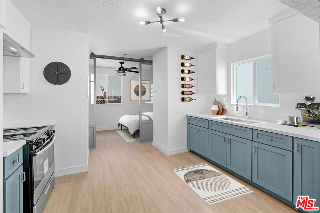 5926 S Hoover Street