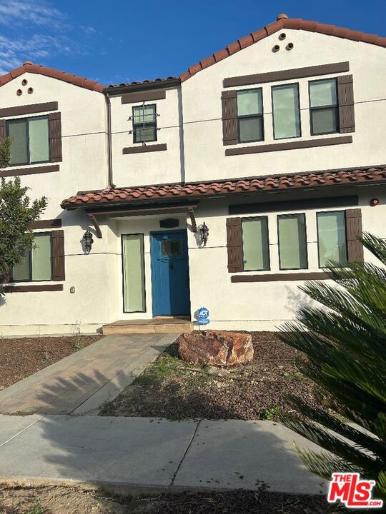 Come and take part in luxury living with this beautiful three bedroom, two bathroom unit in Downey. This home offers a spacious floor plan, gorgeous kitchen and living area, recess lighting, custom cabinets. The main floor consist of the first bedroom and bathroom; the second level consists of the other two bedrooms, and bath with washer & dryer hook ups. Outside the unit are two parking spaces that are wired for EV charger. Close to I-5 and 710 fwys. Tenants to provide their own appliances refrigerator, stove and washer and dryer.