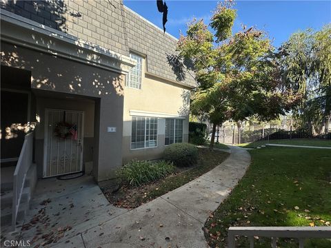 Photo of 6561 Vanalden Ave #5, Reseda, CA 91335 (MLS # SR25279186)