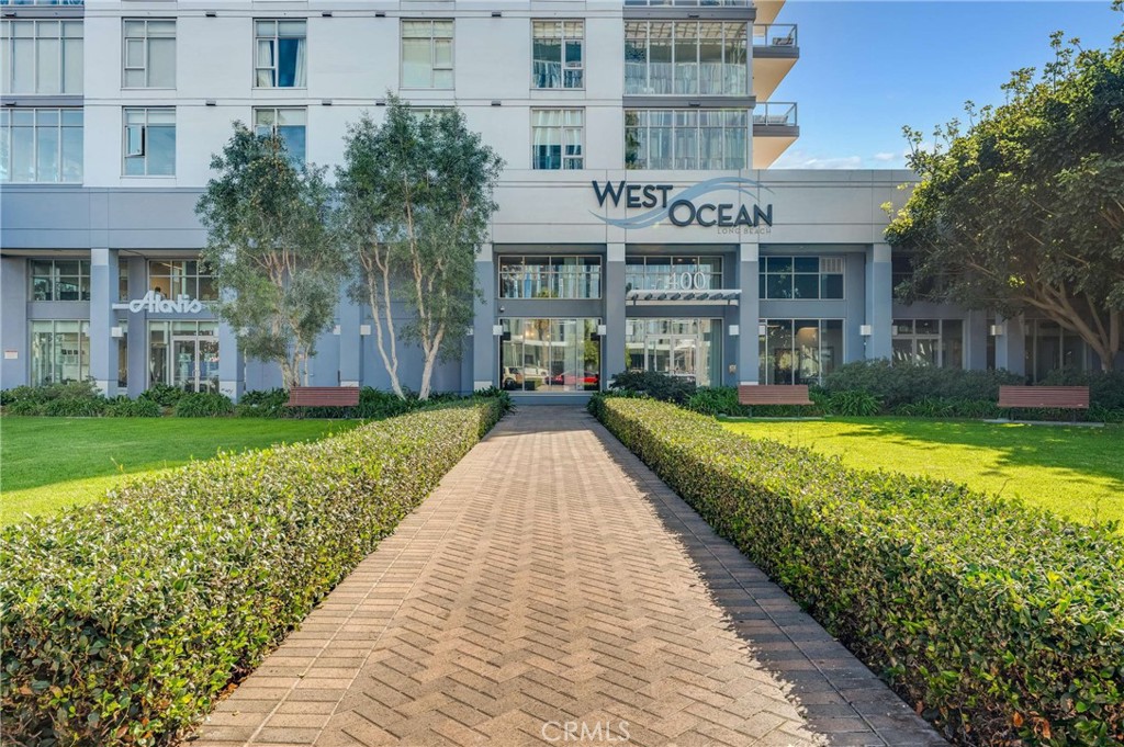 400 W Ocean Boulevard 206