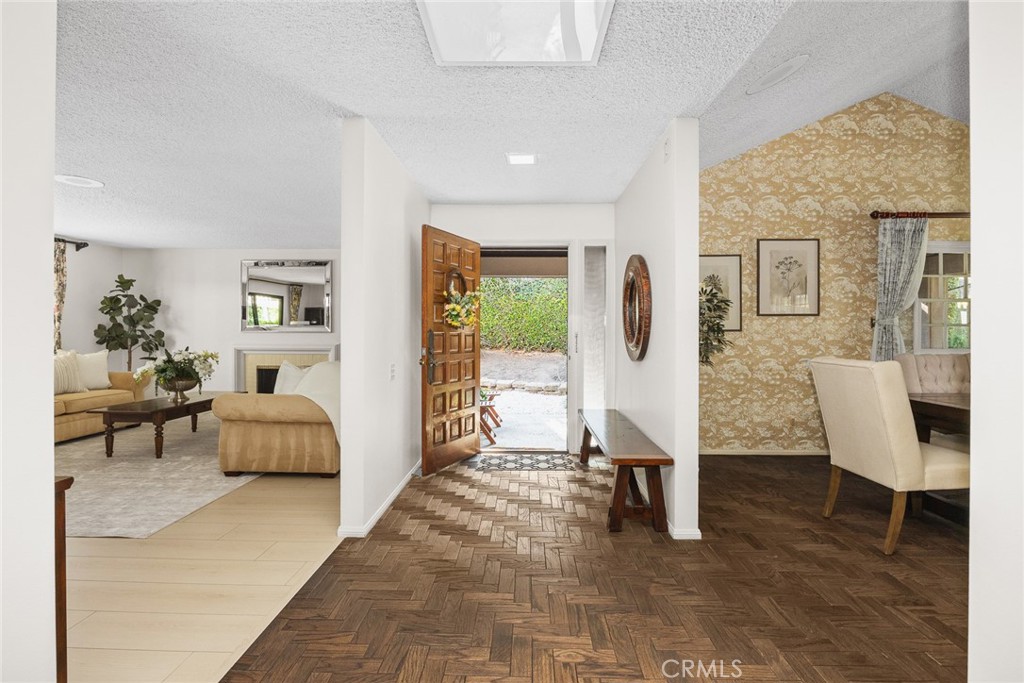 1156 Altura Terrace