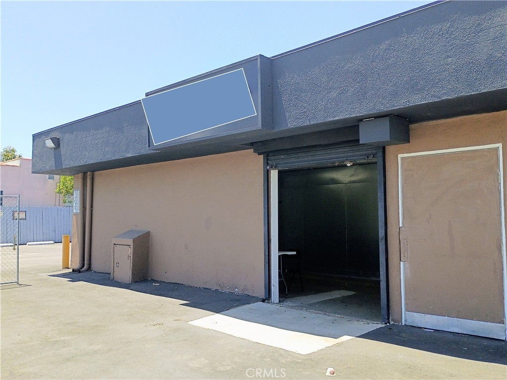 300 W Pacific Coast Highway