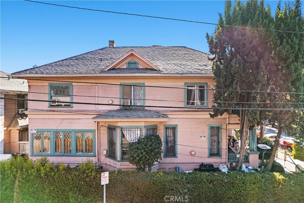 1867 W 11th