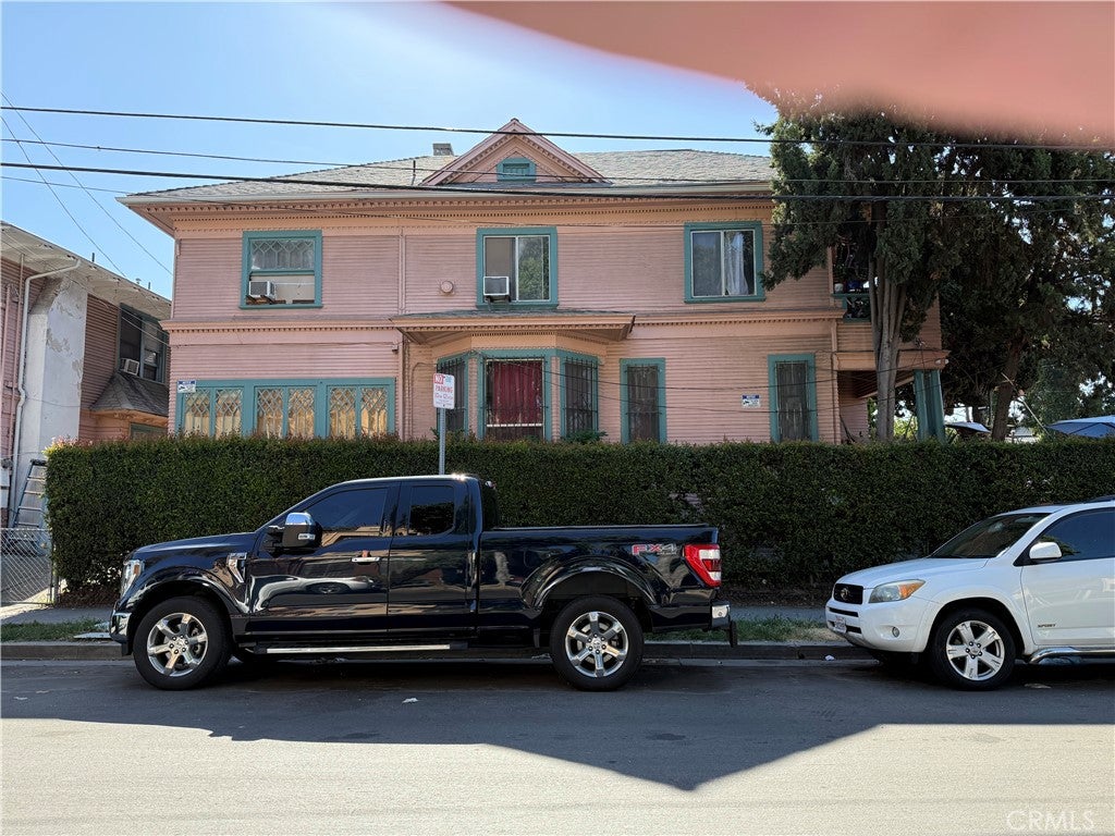 1867 W 11th